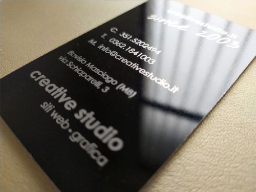 Biglietti in metallo nero lucido