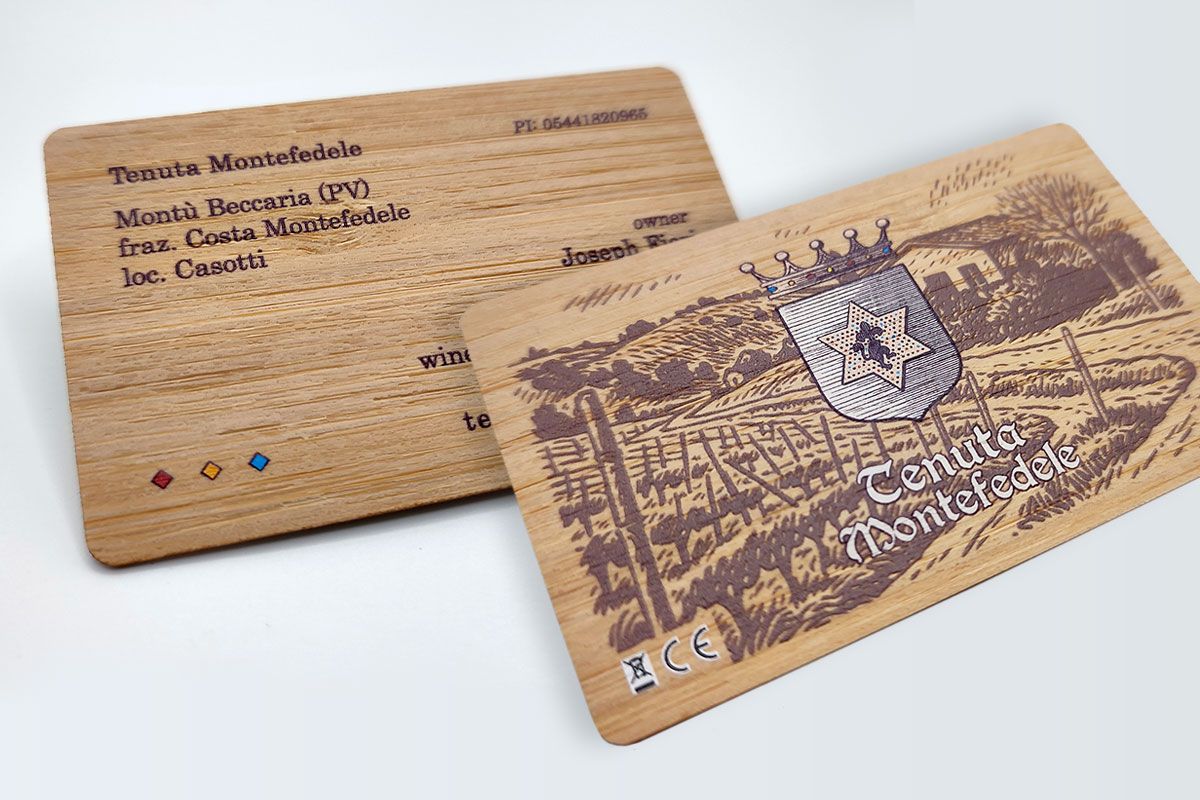 Biglietti da visita NFC in bambù